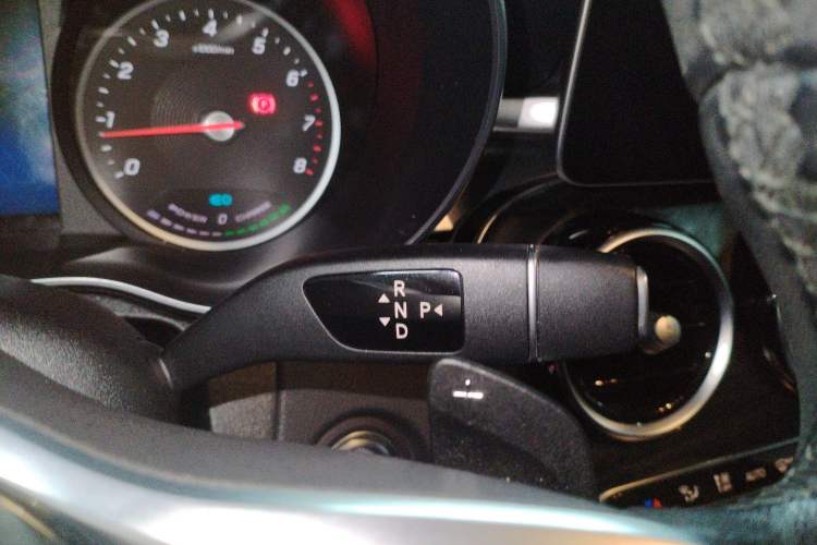 Used Mercedes-Benz C-Class 2019 C 260 L Sport Edition Gear Lever