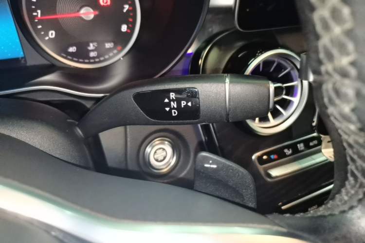 Used Mercedes-Benz C-Class 2019 C 180 L Fashion Edition Sport Version Gear Lever