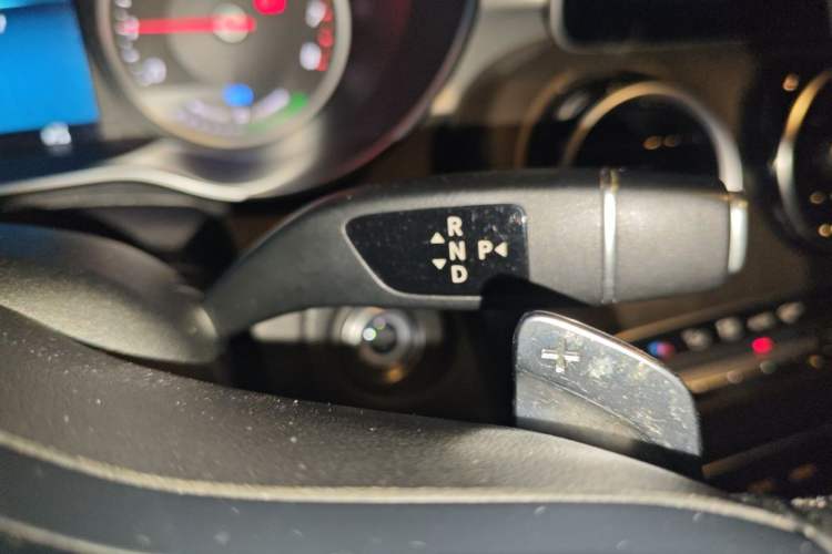 Used Mercedes-Benz C-Class 2019 C 260 Sport Edition Gear Lever