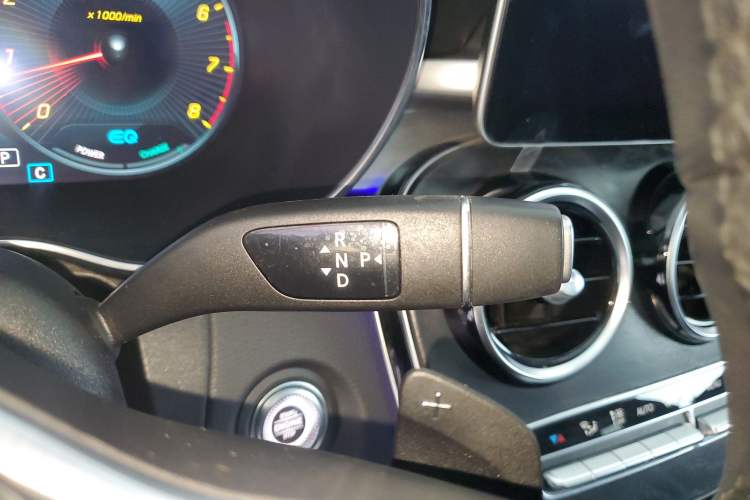 Used Mercedes-Benz C-Class 2019 C 260 L 4MATIC Sport Edition Gear Lever