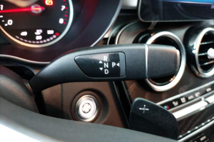 Used Mercedes-Benz C-Class 2019 C 180 L Fashion Edition Sport Version Gear Lever