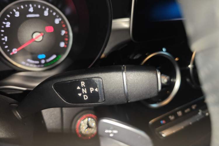 Used Mercedes-Benz C-Class 2019 C 260 Sport Edition Gear Lever