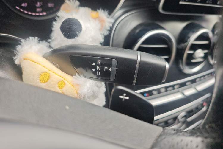 Used Mercedes-Benz C-Class 2019 C 180 L Dynamic Sports Edition Gear Lever