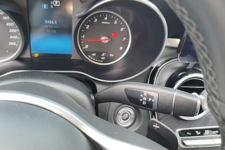 Used Mercedes-Benz C-Class 2019 C 180 L Fashion Edition Sport Version Gear Lever