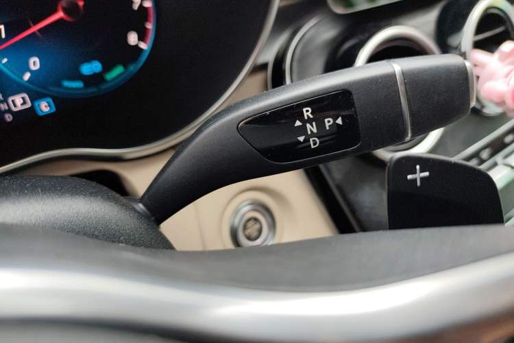 Used Mercedes-Benz C-Class 2019 C 260 L Sport Edition Gear Lever