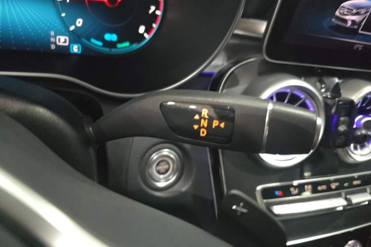 Used Mercedes-Benz C-Class 2019 C 260 Estate Gear Lever