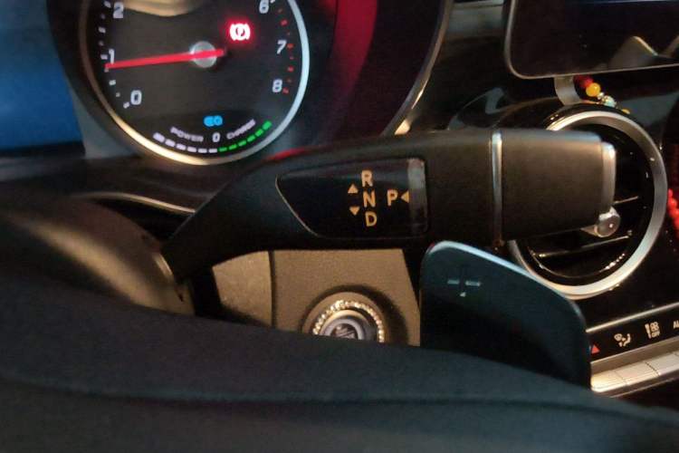 Used Mercedes-Benz C-Class 2019 C 260 Sport Edition Gear Lever