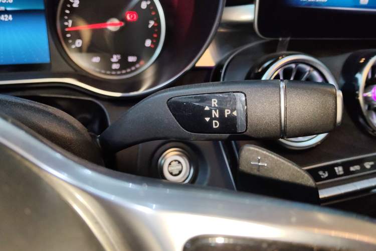 Used Mercedes-Benz C-Class 2019 C 180 L Fashion Edition Sport Version Gear Lever