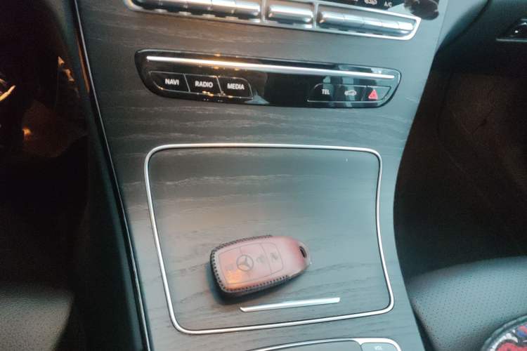 Used Mercedes-Benz C-Class 2019 C 260 4MATIC Coupe Gear Lever