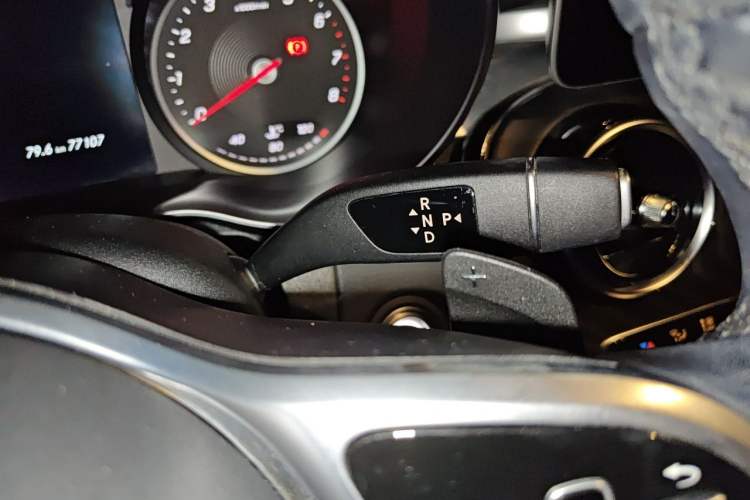 Used Mercedes-Benz C-Class 2019 C 180 L Fashion Edition Sport Version Gear Lever