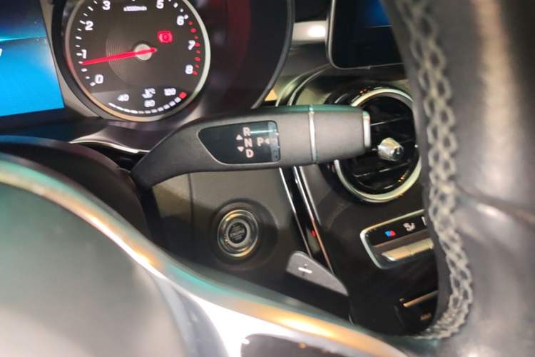 Used Mercedes-Benz C-Class 2019 C 180 L Fashion Edition Sport Version Gear Lever