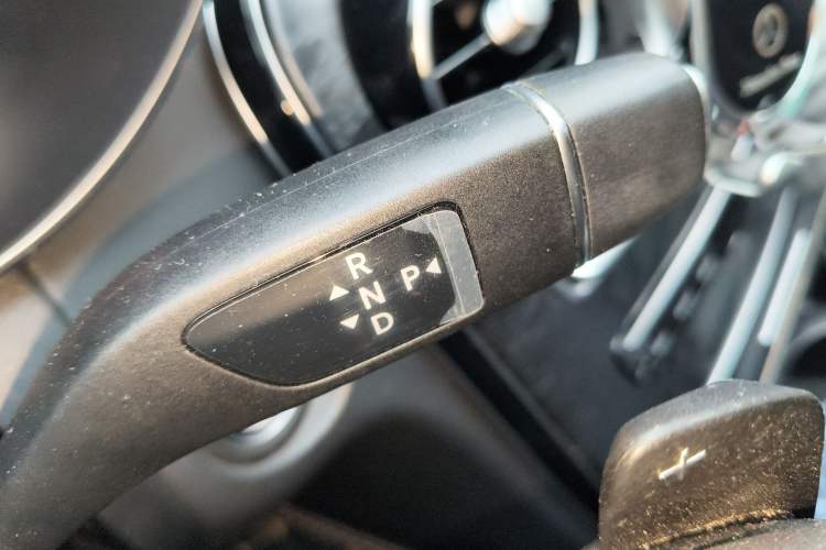Used Mercedes-Benz C-Class 2019 C 180 L Fashion Edition Sport Version Gear Lever