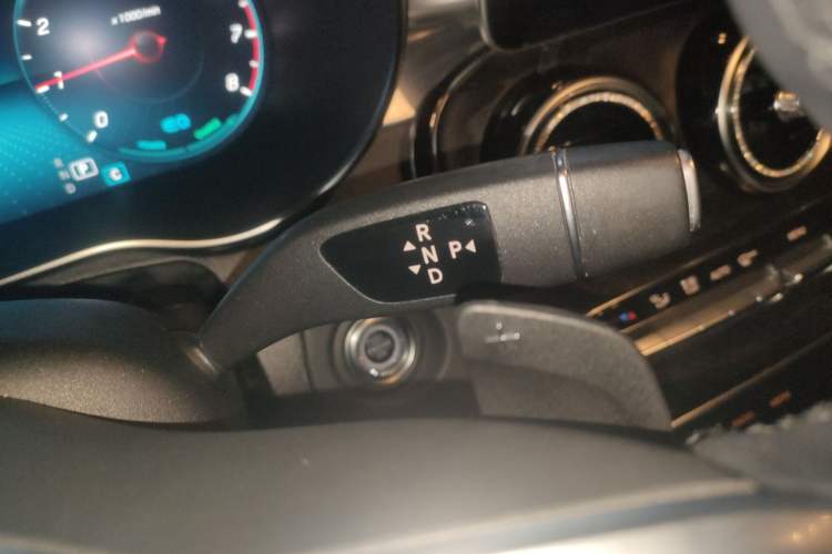 Used Mercedes-Benz C-Class 2019 Restyled C 260 L Sport Edition Gear Lever