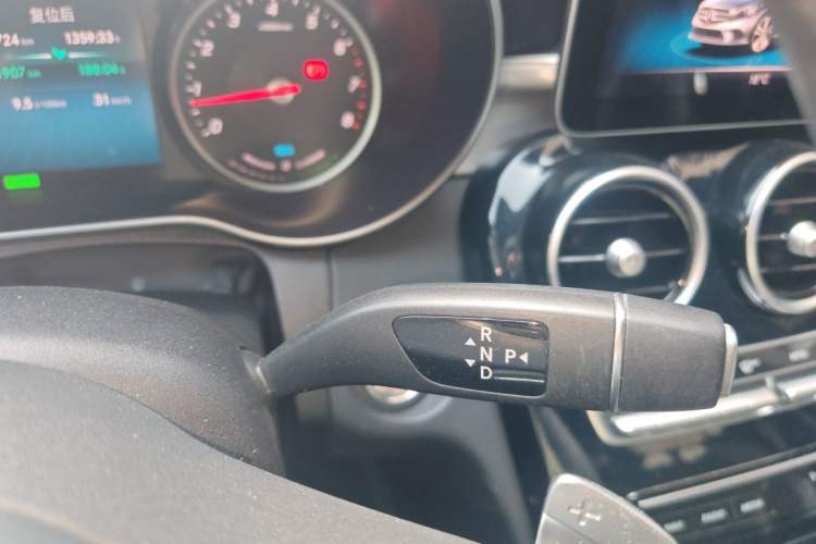 Used Mercedes-Benz C-Class 2019 C 260 Sport Edition Gear Lever