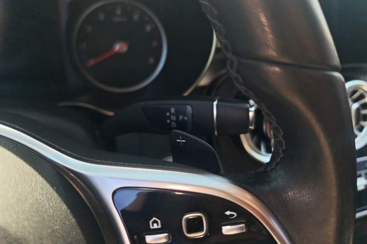 Used Mercedes-Benz C-Class 2019 C 180 L Fashion Edition Sport Version Gear Lever
