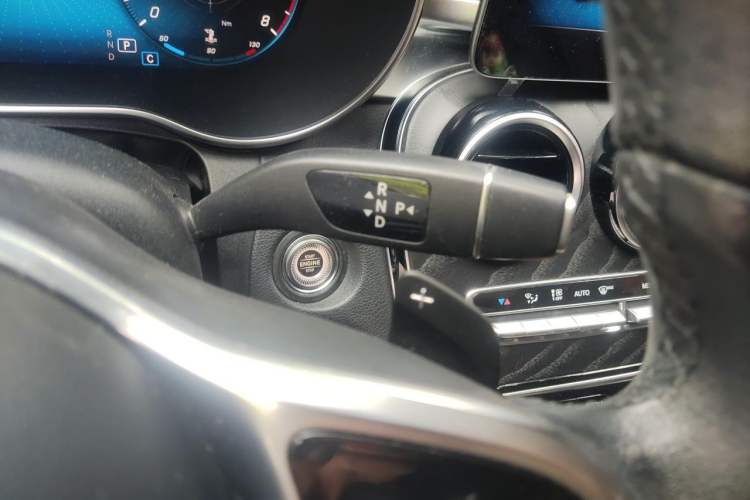 Used Mercedes-Benz C-Class 2019 Restyled C 260 L Sport Edition Gear Lever