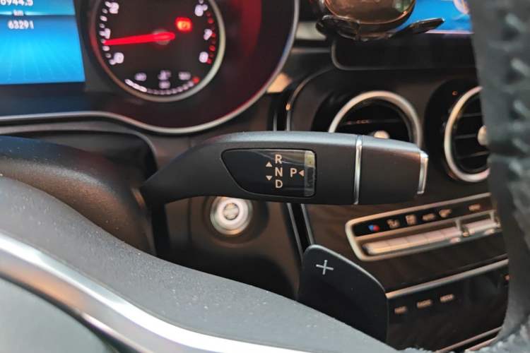 Used Mercedes-Benz C-Class 2019 C 180 L Fashion Edition Sport Version Gear Lever