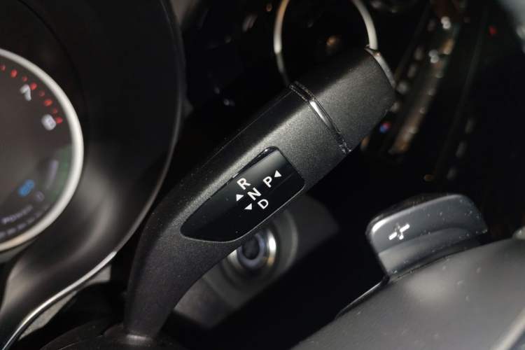 Used Mercedes-Benz C-Class 2019 C 260 Sport Edition Gear Lever