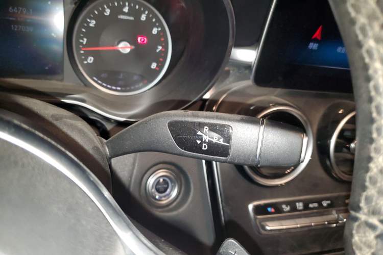 Used Mercedes-Benz C-Class 2019 C 180 L Fashion Edition Sport Version Gear Lever