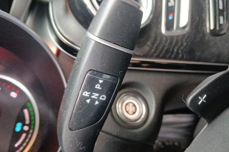 Used Mercedes-Benz C-Class 2019 C 260 L Sport Edition Gear Lever