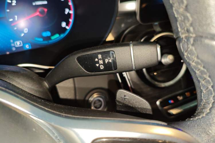 Used Mercedes-Benz C-Class 2019 Restyled C 260 L Sport Edition Gear Lever