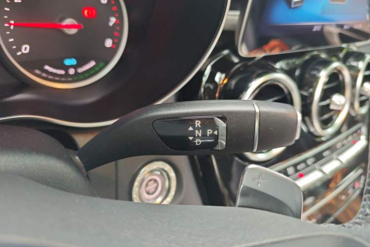 Used Mercedes-Benz C-Class 2019 C 260 Sport Edition Gear Lever