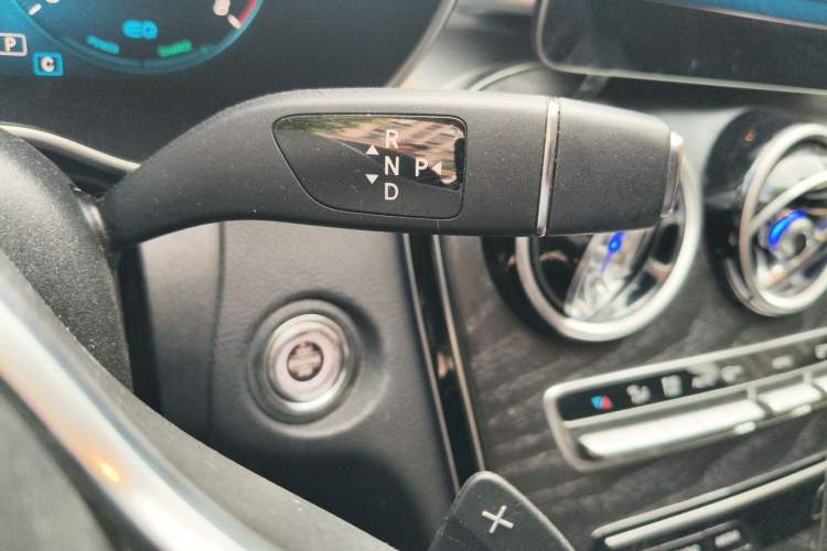 Used Mercedes-Benz C-Class 2019 Restyled C 260 L Sport Edition Gear Lever