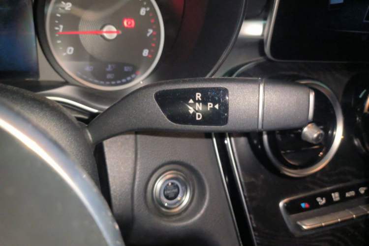 Used Mercedes-Benz C-Class 2019 C 180 L Fashion Edition Sport Version Gear Lever