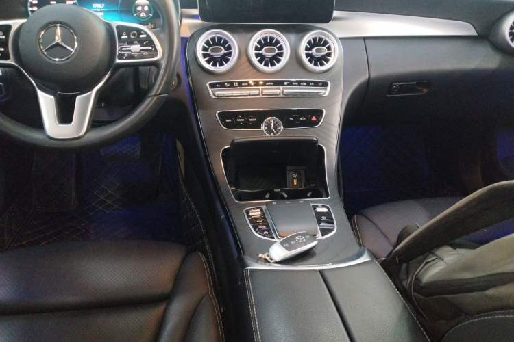 Used Mercedes-Benz C-Class 2019 C 260 Estate Gear Lever