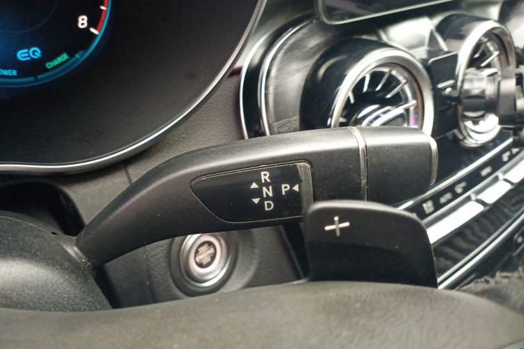 Used Mercedes-Benz C-Class 2019 Restyled C 260 L Sport Edition Gear Lever