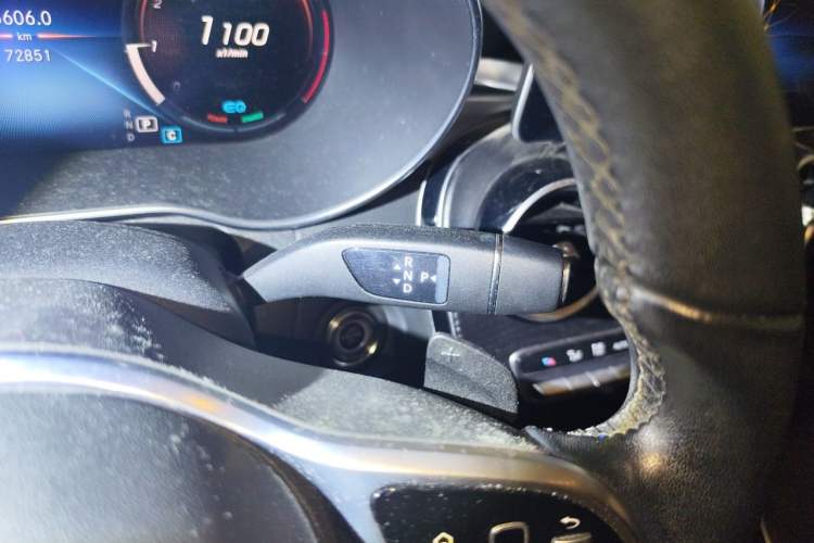 Used Mercedes-Benz C-Class 2019 Restyled C 260 L Sport Edition Gear Lever