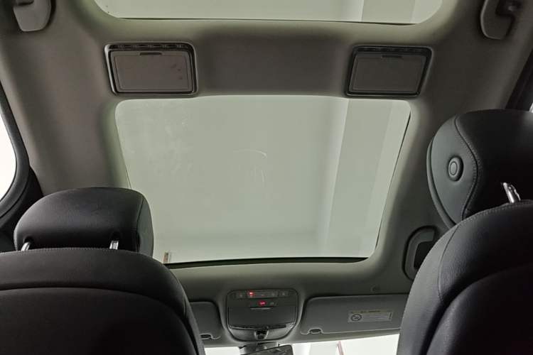 Used Mercedes-Benz C-Class 2019 Restyled C 260 L Sport Edition Headliner