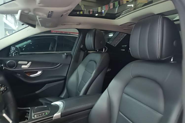 Used Mercedes-Benz C-Class 2019 Restyled C 260 L Sport Edition Headliner
