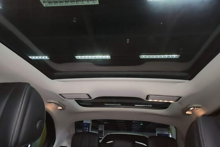 Used Mercedes-Benz C-Class 2019 C 260 L Sport Edition Headliner
