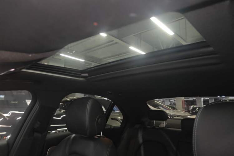 Used Mercedes-Benz C-Class 2019 C 260 Sport Edition Headliner