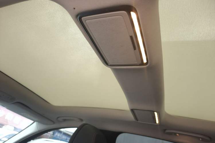 Used Mercedes-Benz C-Class 2019 Restyled C 260 L Sport Edition Headliner