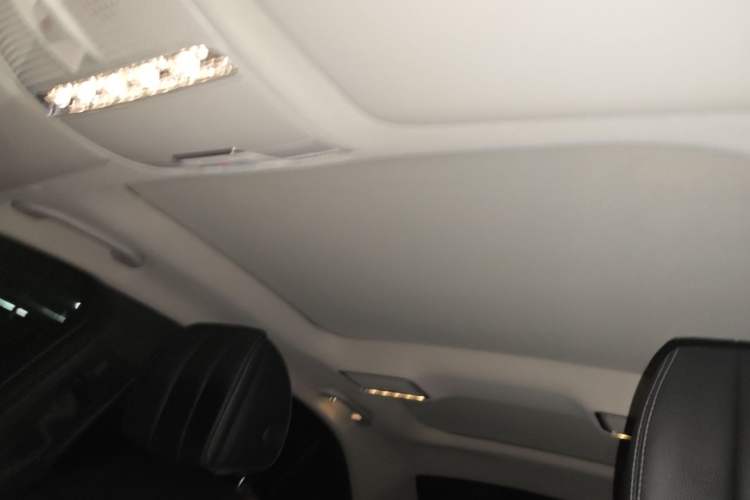 Used Mercedes-Benz C-Class 2019 C 260 L Sport Edition Headliner