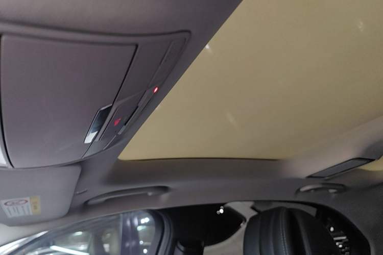 Used Mercedes-Benz C-Class 2019 Restyled C 260 L Sport Edition Headliner