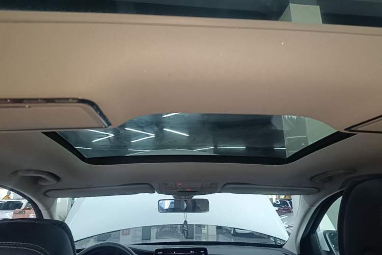 Used Mercedes-Benz C-Class 2019 Restyled C 260 L Sport Edition Headliner