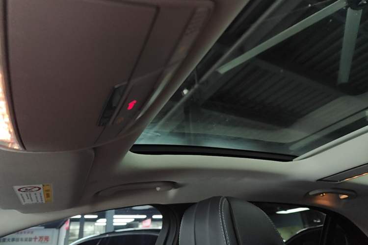 Used Mercedes-Benz C-Class 2019 Restyled C 260 L Sport Edition Headliner