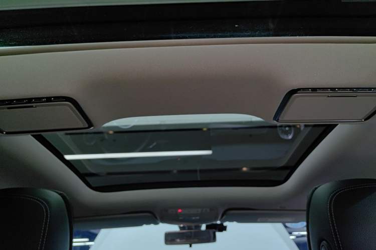 Used Mercedes-Benz C-Class 2019 Restyled C 260 L Sport Edition Headliner