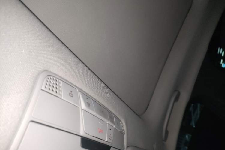 Used Mercedes-Benz C-Class 2019 Restyled C 260 L Sport Edition Headliner