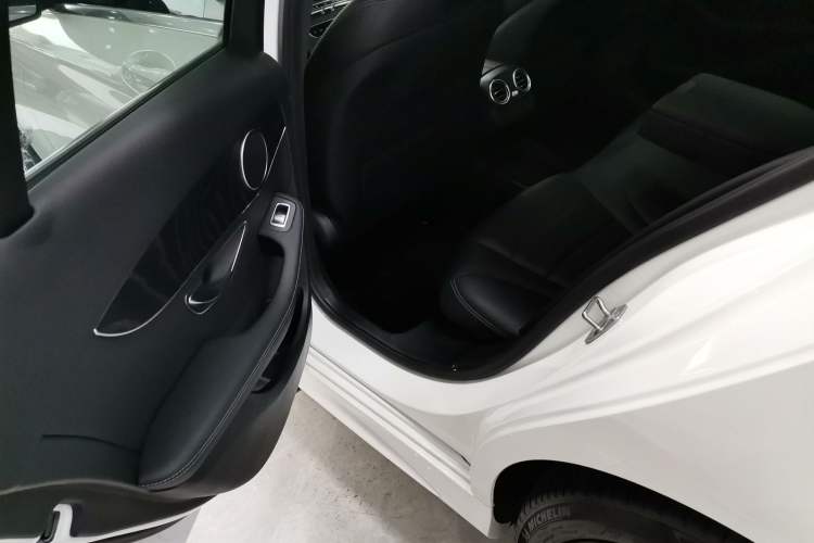 Used Mercedes-Benz C-Class 2019 C 260 Estate Interior 1