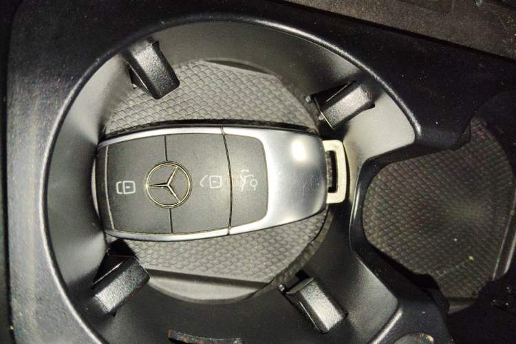 Used Mercedes-Benz C-Class 2019 C 260 L Interior 1