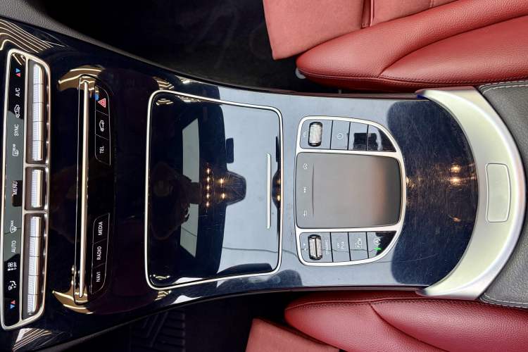 Used Mercedes-Benz C-Class 2019 C 260 Sport Edition Interior 1