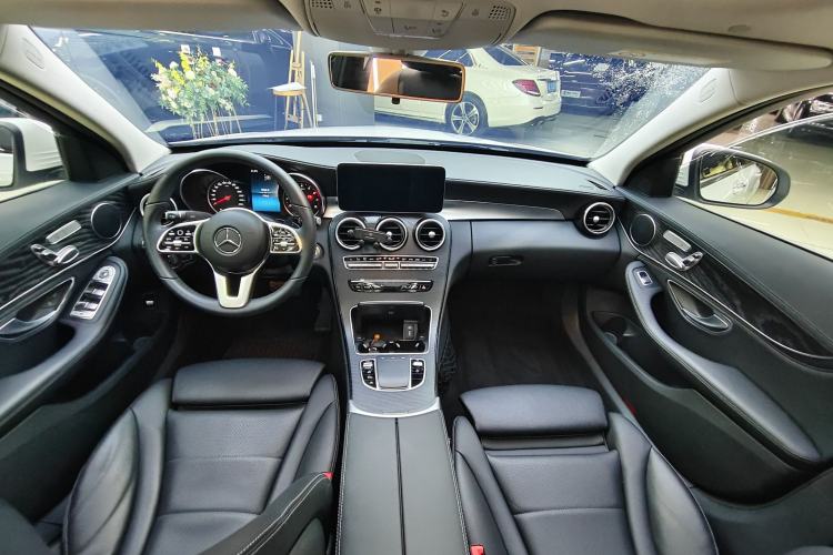 Used Mercedes-Benz C-Class 2019 C 260 L Sport Edition Interior 1