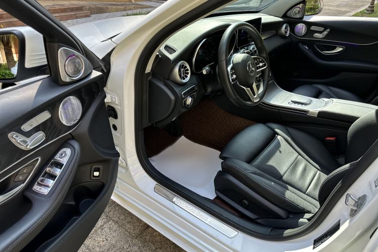 Used Mercedes-Benz C-Class 2019 C 260 Estate Interior 10