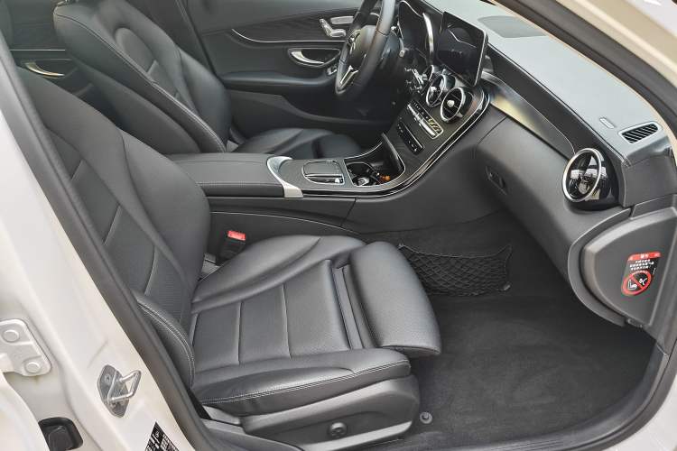 Used Mercedes-Benz C-Class 2019 C 260 L Sport Edition Interior 10