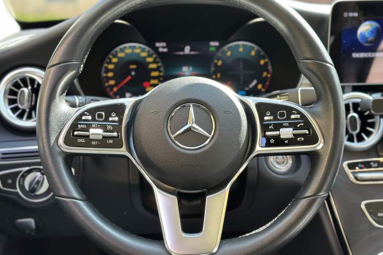 Used Mercedes-Benz C-Class 2019 C 260 Estate Interior 2