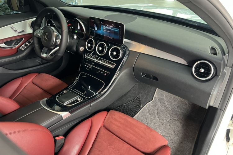 Used Mercedes-Benz C-Class 2019 C 260 Sport Edition Interior 2